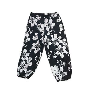 Y2K Black and White Hibiscus Beachy Beach Floral Pants Capri